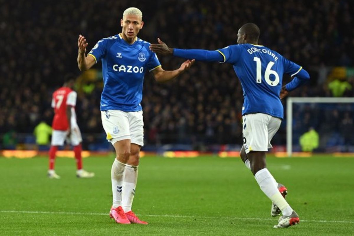 Μετράει... αντίστροφα ο Ριτσάρλισον