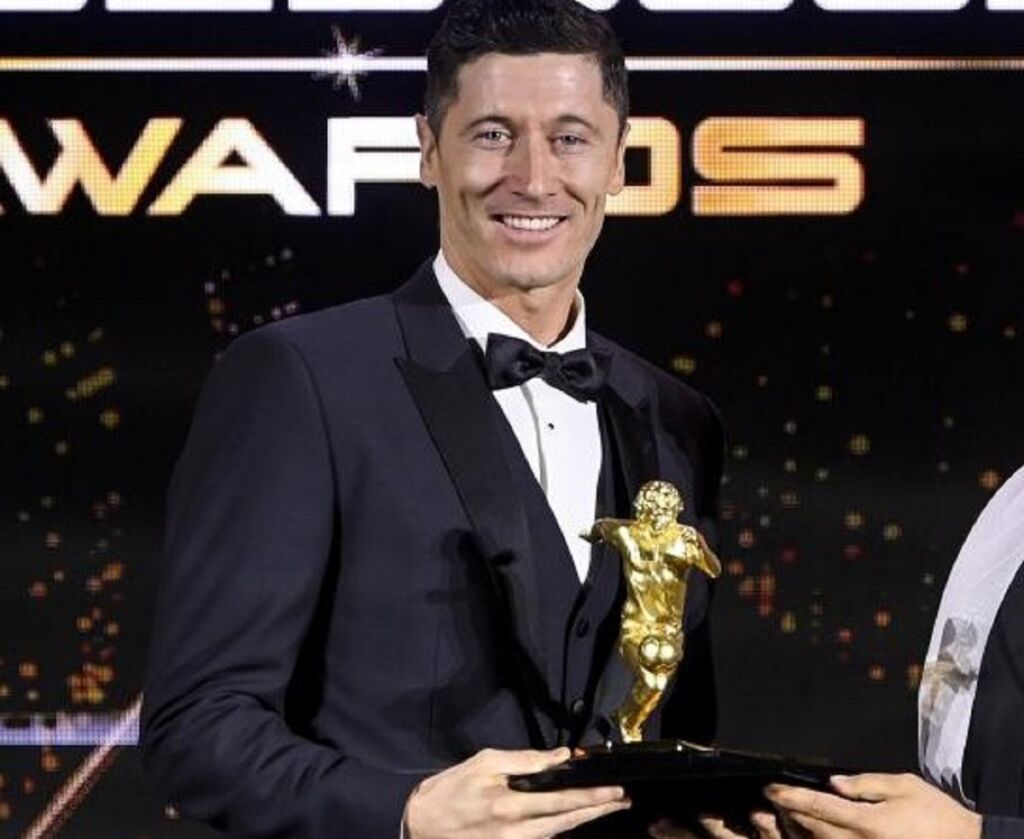 «Ντρίμπλα» Λεβαντόφσκι σε ερώτηση για το μέλλον του!