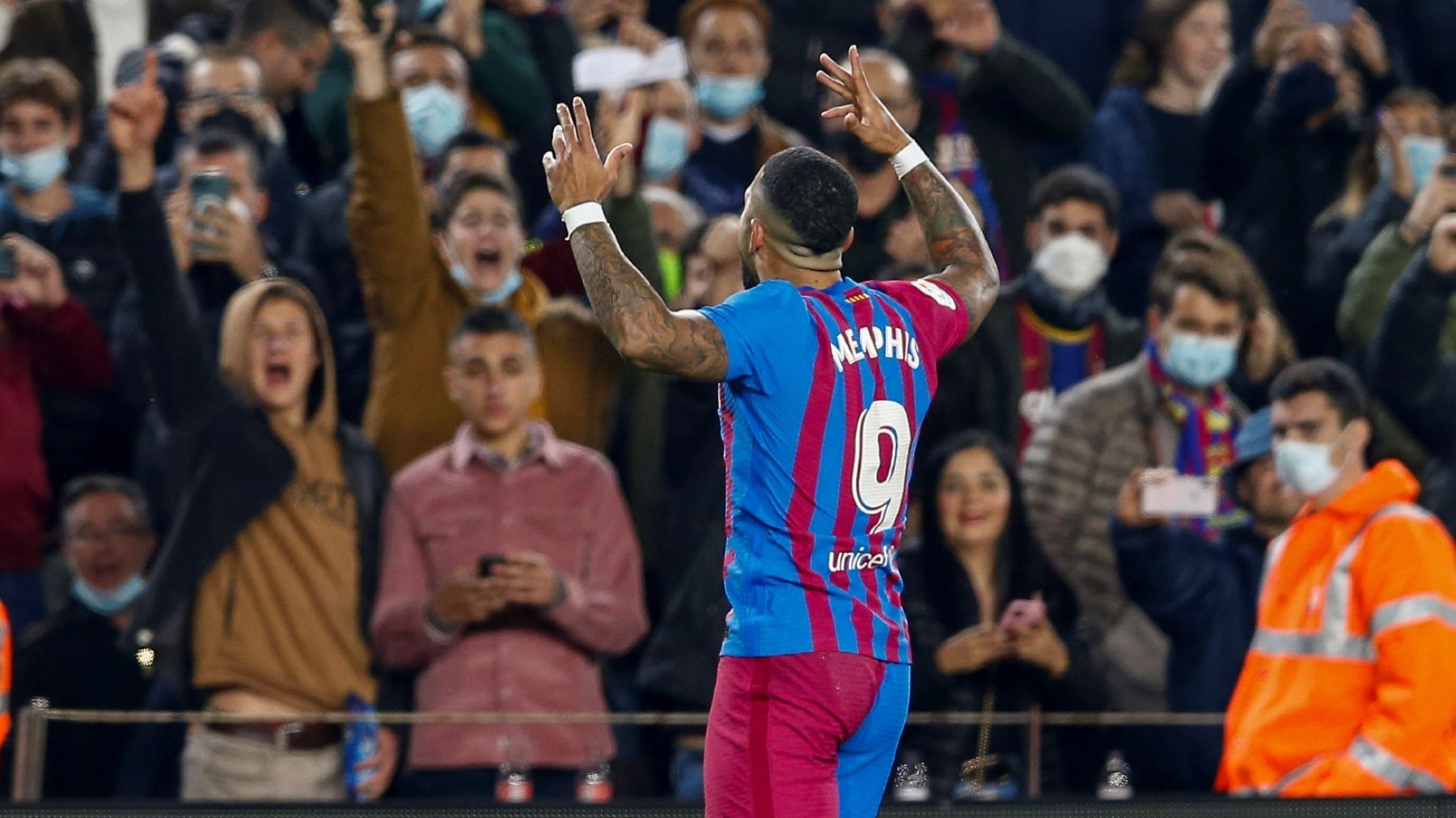 Οι δύο επιλογές του Ντεπάι – Το αφήνει πάνω του η Μπαρτσελόνα!