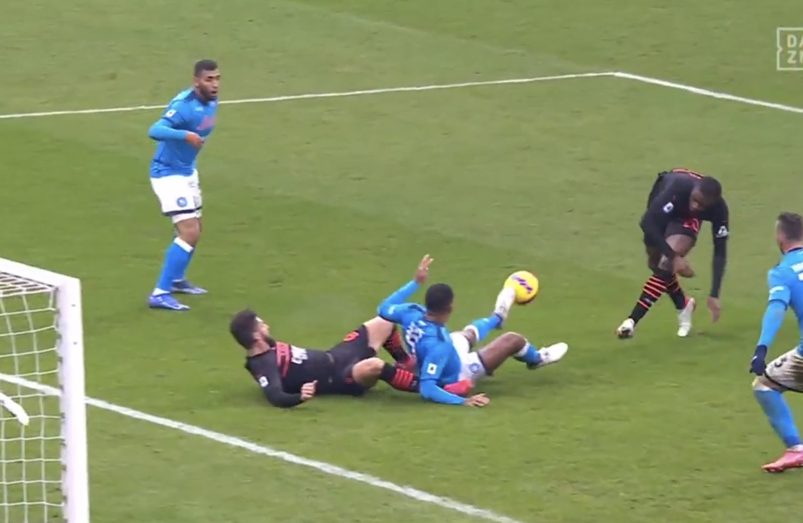 Ξέσπασε ο Πιόλι μετά το ακυρωθέν γκολ της Μίλαν!