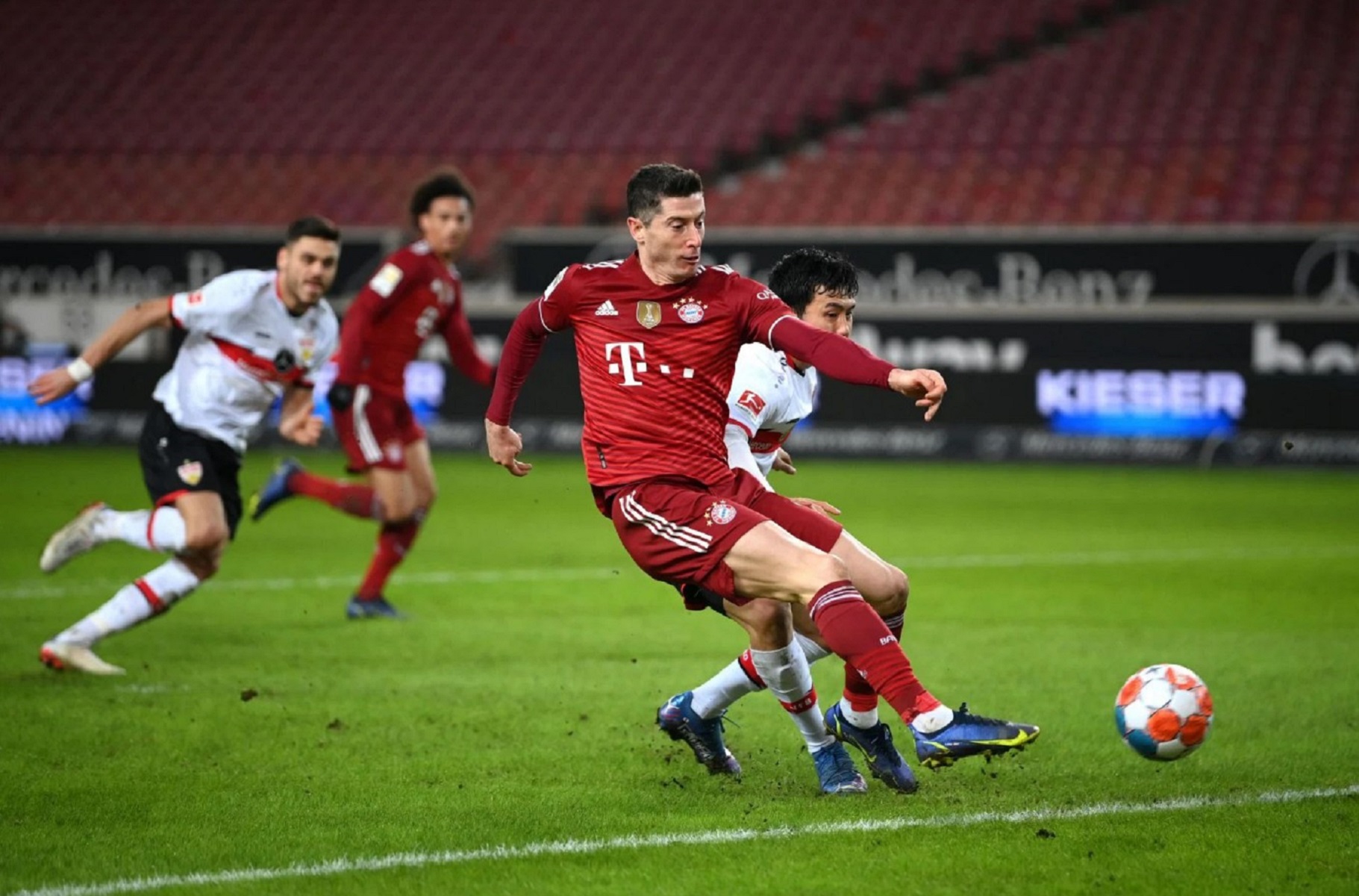 Έτοιμος να διαλύσει ακόμη ένα… στοιχειωμένο ρεκόρ ο Λεβαντόφσκι! (pic)