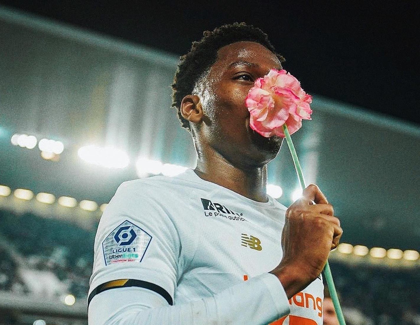 Ντέιβιντ: «Μάνα, αυτό το λουλούδι είναι για εσένα!» (pics)