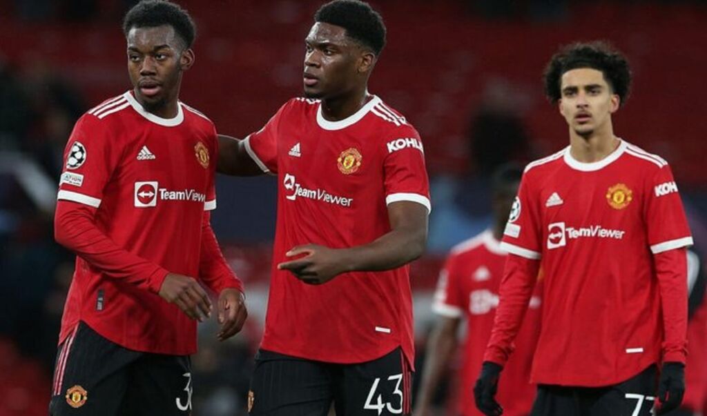 Η Γιούνκγ Μπόις το όνομα η Γιουνάιτεντ τη… χάρη με έξι μπόμπιρες!