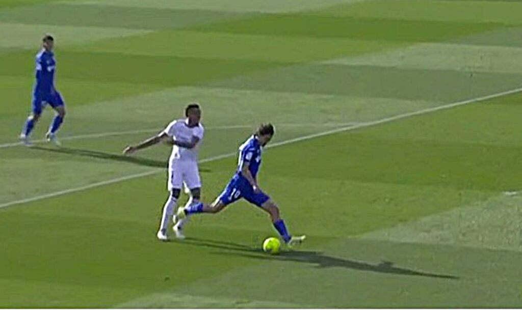 Λάθος… τοπικού από Μιλιτάο και πίσω στο σκορ η Ρεάλ! (vid)