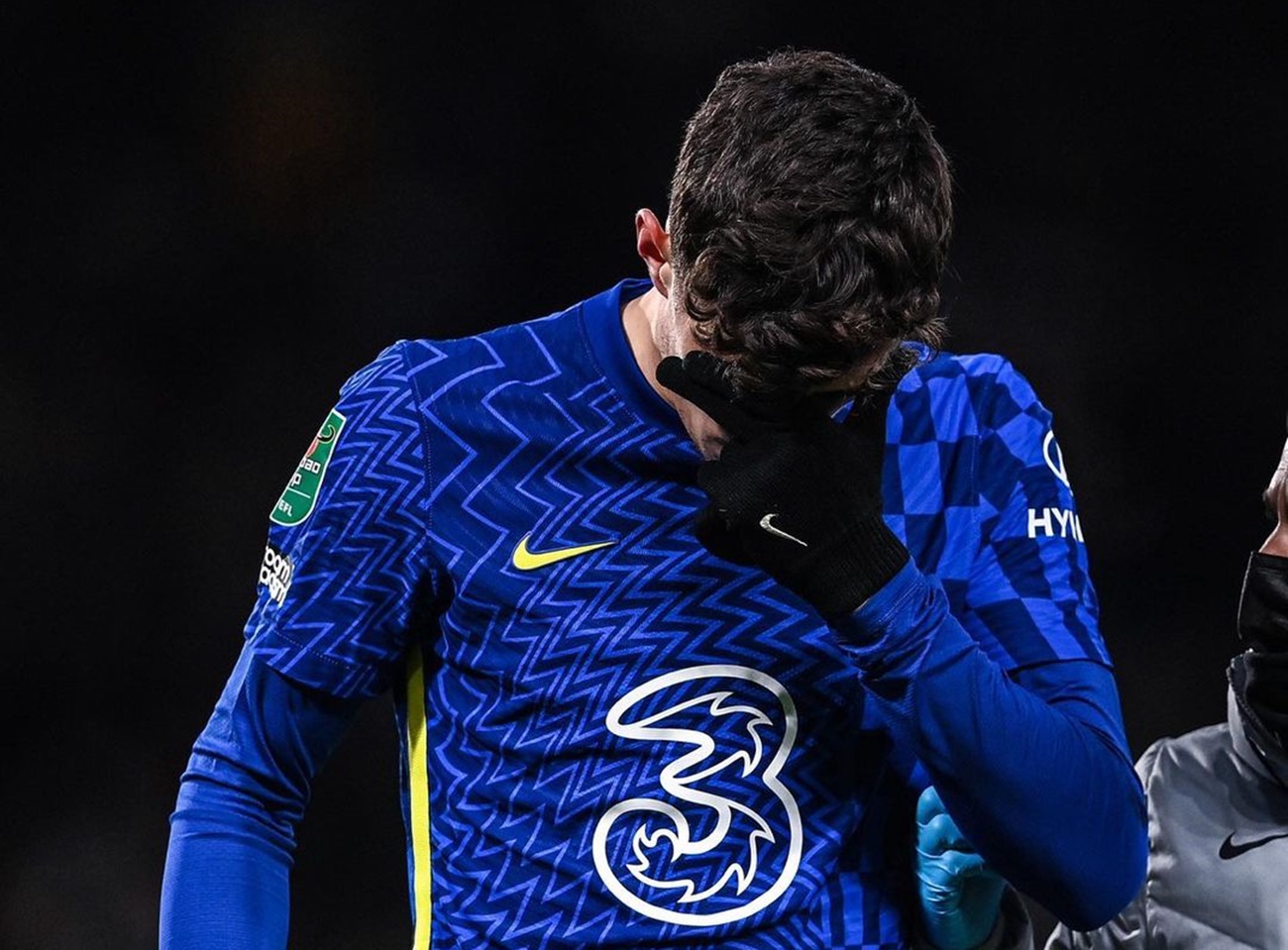 Μας σηκώθηκε η τρίχα… Εξάρθρωση δακτύλου ο Χάβερτζ! (pics)