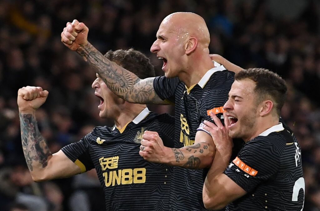 Διπλό παραμονής η Νιούκαστλ με γκολάρα του Σέλβι! (vid)