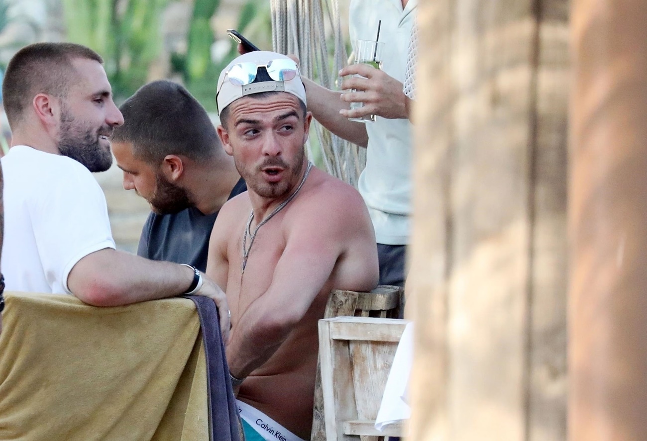 Sun: «Άτακτος ο Γκρίλις στη Μύκονο το καλοκαίρι»!