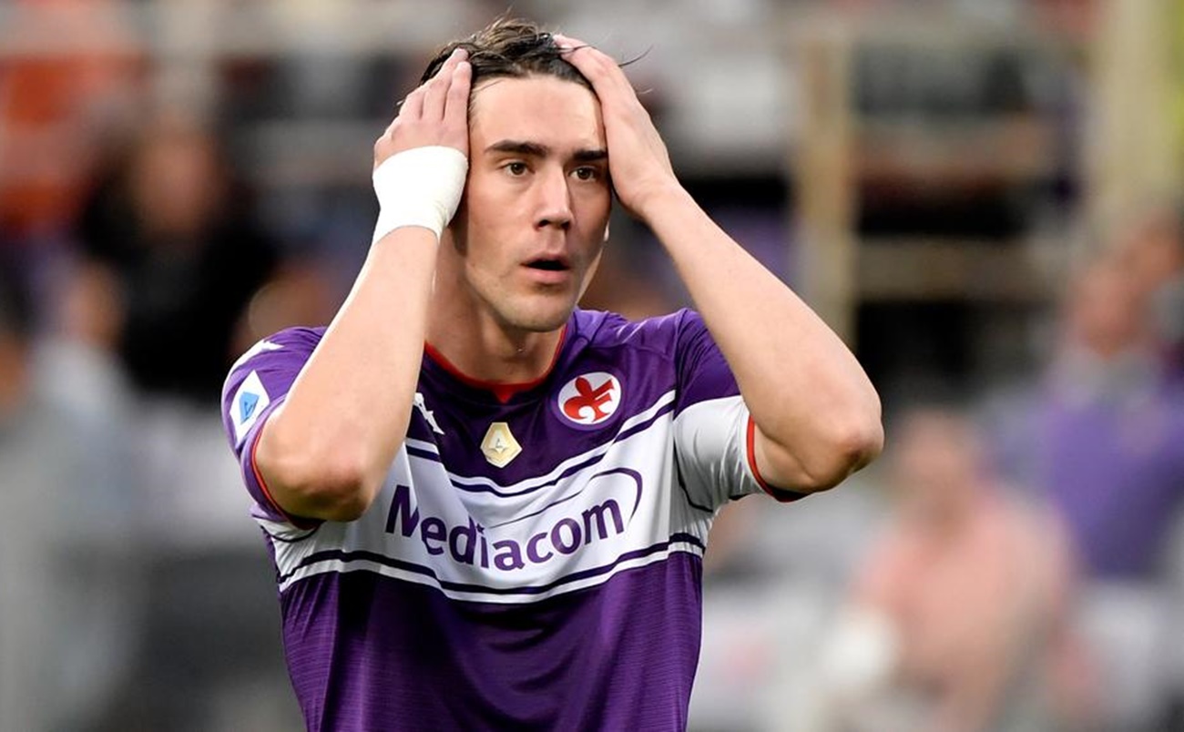 Υβριστικά πανό και απειλές κατά του Βλάχοβιτς στη Φλωρεντία!