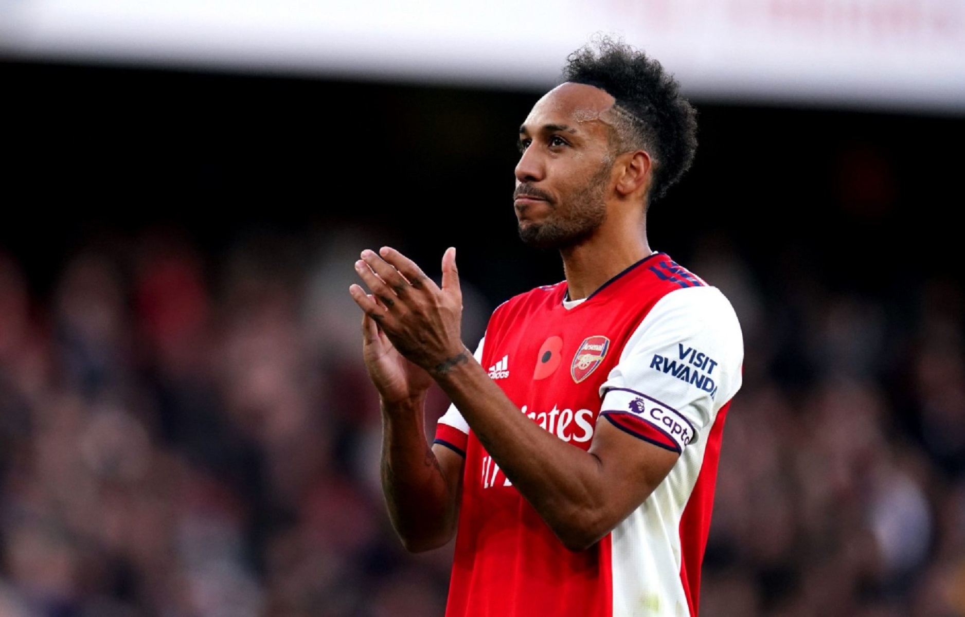 Η Παρί προσφέρει… σανίδα σωτηρίας στον Ομπαμεγιάνγκ!