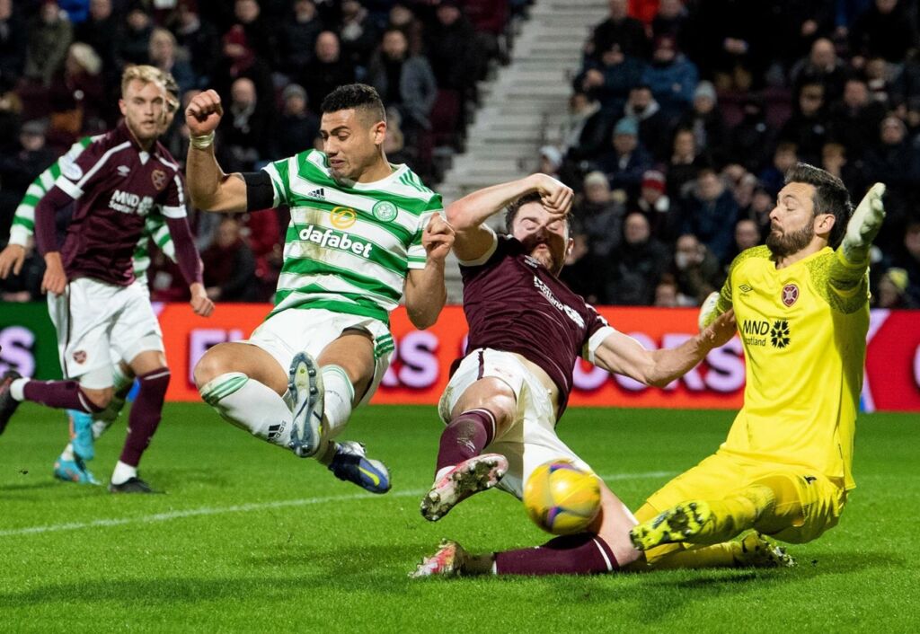 Τρέλα στη Γλασκώβη με Γιακουμάκη μετά την γκολάρα του (vid)