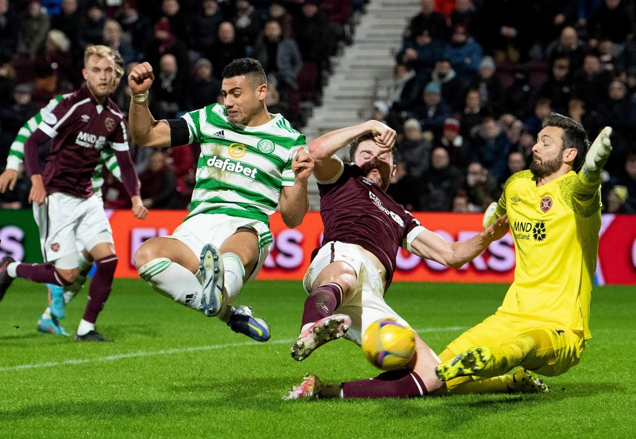 Τρέλα στη Γλασκώβη με Γιακουμάκη μετά την γκολάρα του (vid)