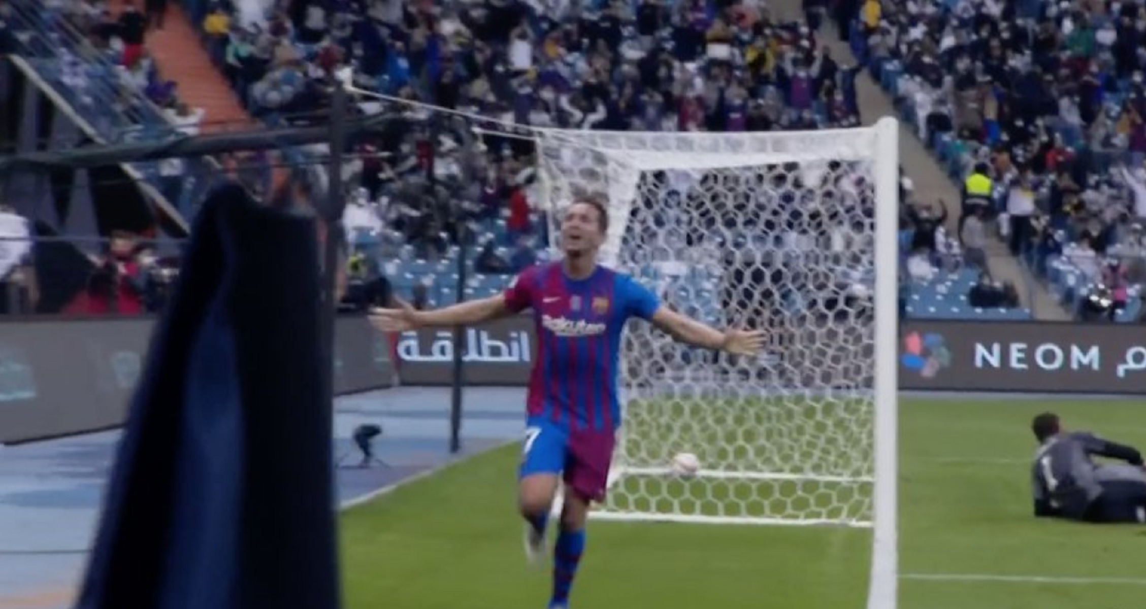 Τύχη… βουνό ο Ντε Γιονγκ και 1-1 η Μπαρτσελόνα (vid)