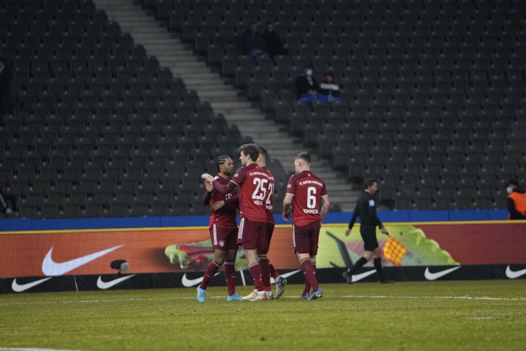 Η Μπάγερν πήγε μέσα στο Βερολίνο και έκανε… παρέλαση! (vid)