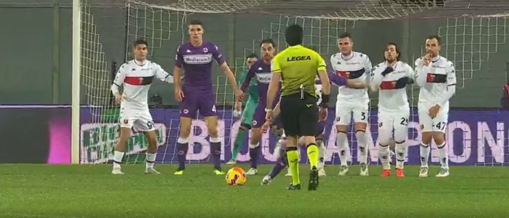 Παίκτης της Φιορεντίνα βάζει… φαουλάρα και ο Βλάχοβιτς τον παίρνει μάτι! (vids)