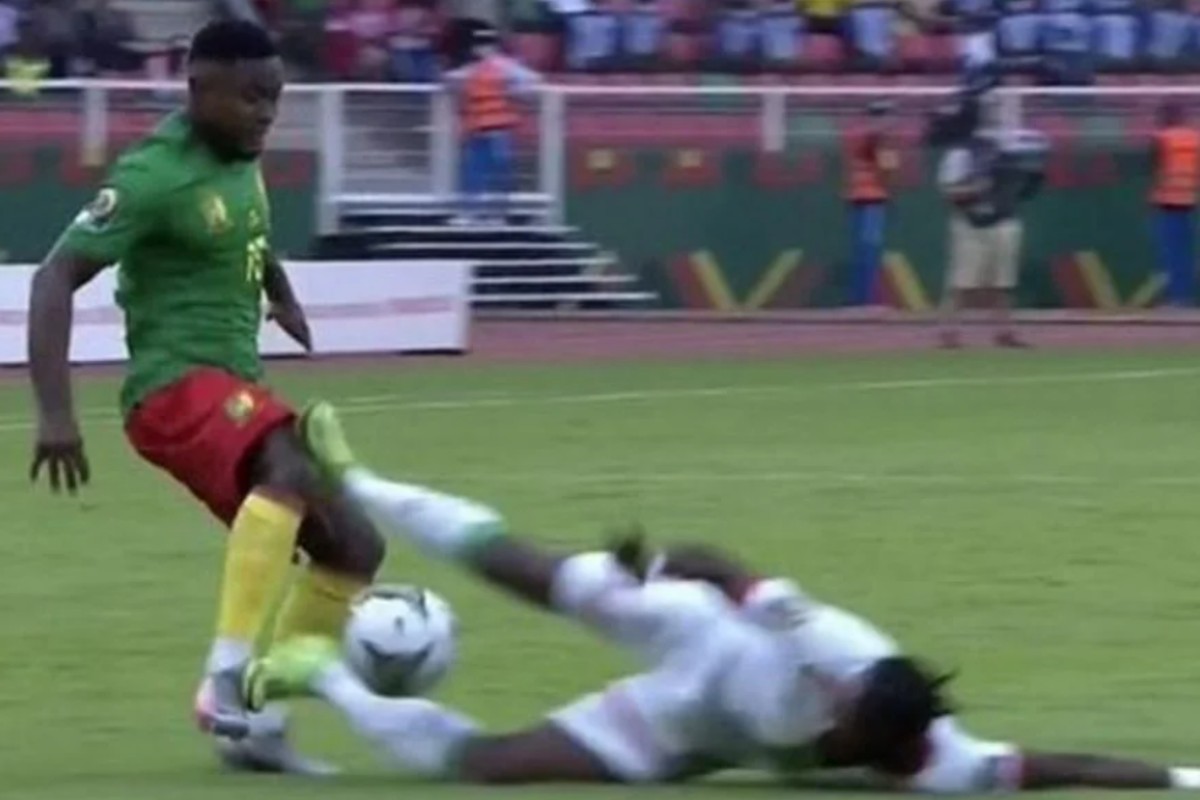 Το Κόπα Άφρικα ξεκίνησε με ένα τάκλιν για θάνατο (vid)
