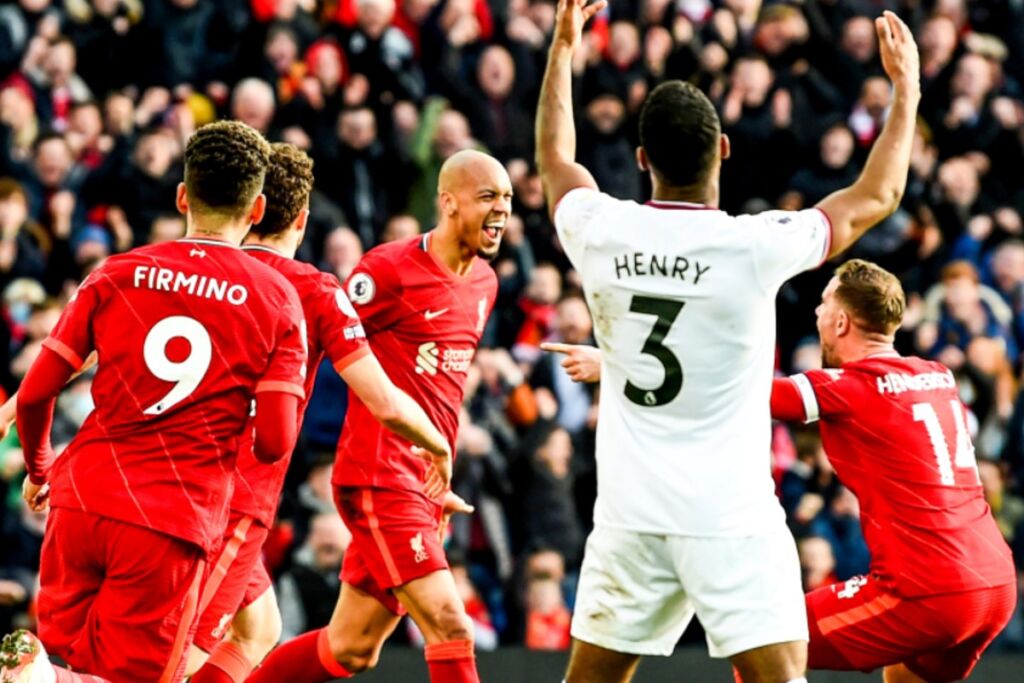 O Φαμπίνιο ξελασπώνει ξανά τη Λίβερπουλ και εξελίσσεται σε σκόρερ (vid)