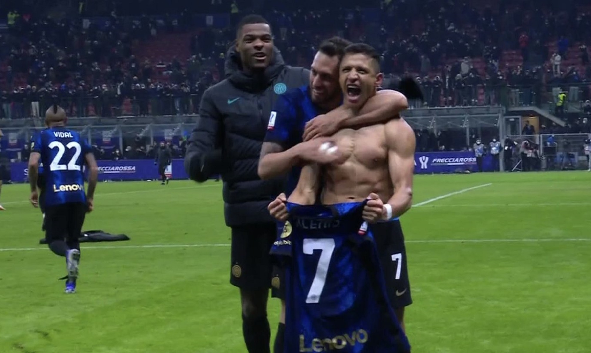 Αλέξις Σάντσες και… τάβλα η Γιουβέντους (vid)