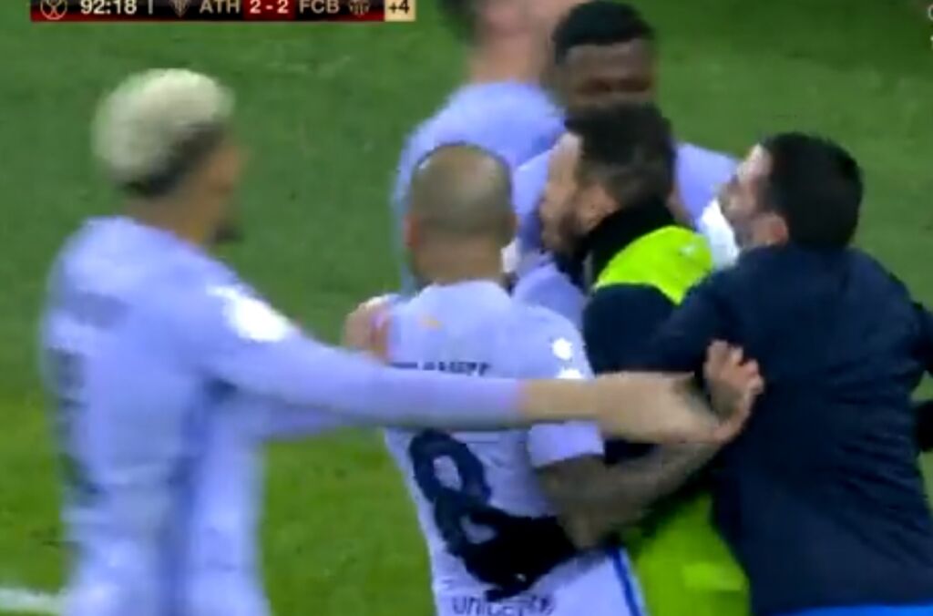 Πάσα με… ψαλιδάκι ο Άλβες, γκολ ο Πέδρι και παράταση στο Σαν Μαμές (vid)