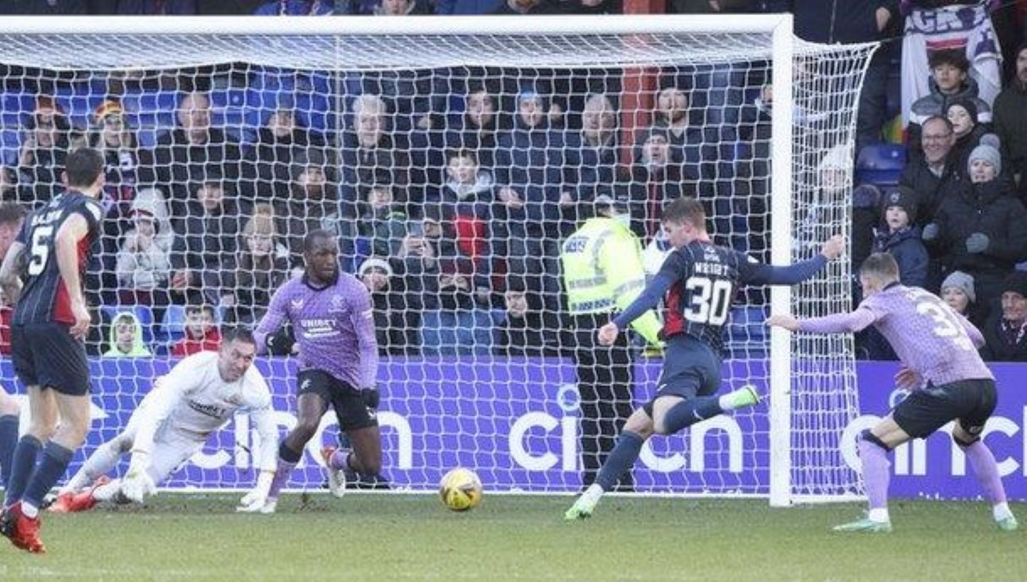 Η Ρος Κάουντι… σώπασε Ρέιντζερς και Φαν Μπρόχοσρτ (vid)