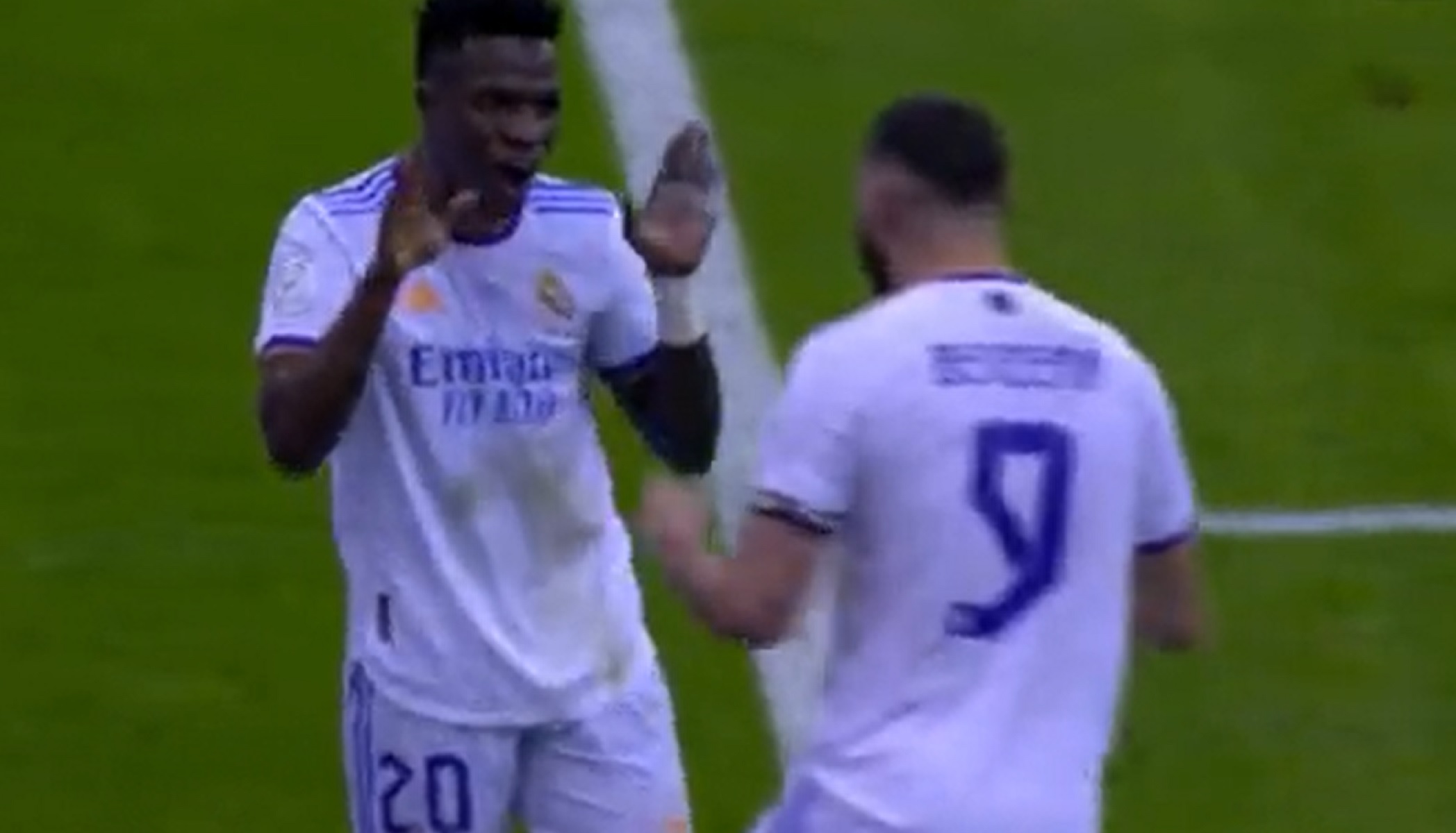 Ο Βινίσιους «κάρφωσε» την Μπαρτσελόνα (vid)