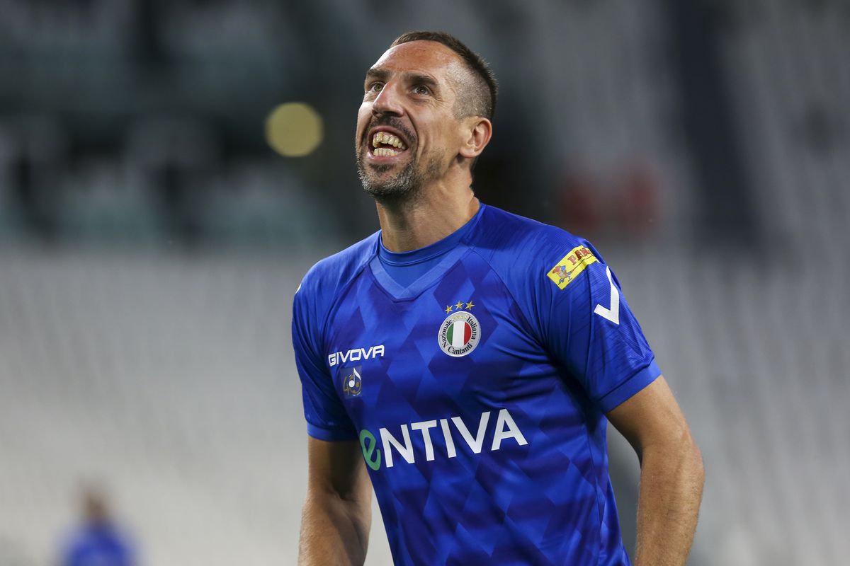 Πρόεδρος ομάδας είδε πρόταση για Ριμπερί και δεν ήξερε ότι παίζει ακόμα!