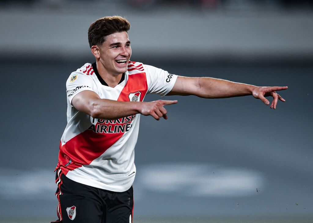 Οριστικά στην… αγκαλιά του Γκουαρντιόλα ο Άλβαρες!