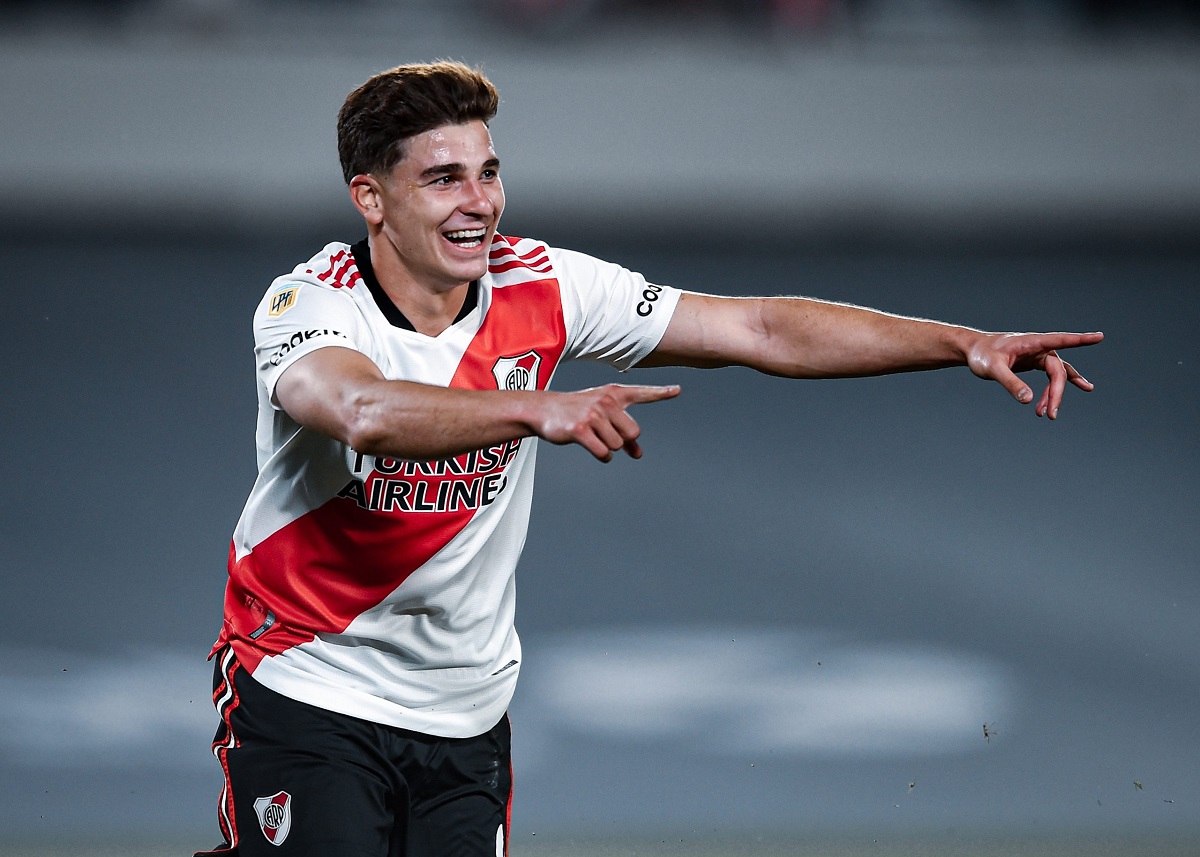 Οριστικά στην… αγκαλιά του Γκουαρντιόλα ο Άλβαρες!