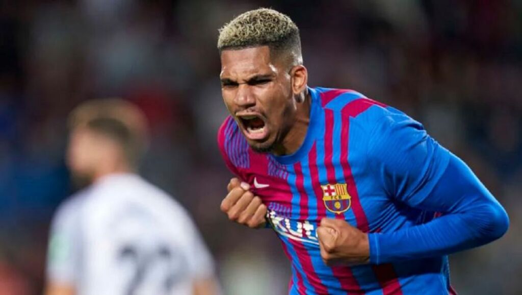 Θορυβήθηκε και… τρέχει για Αραούχο η Μπαρτσελόνα!