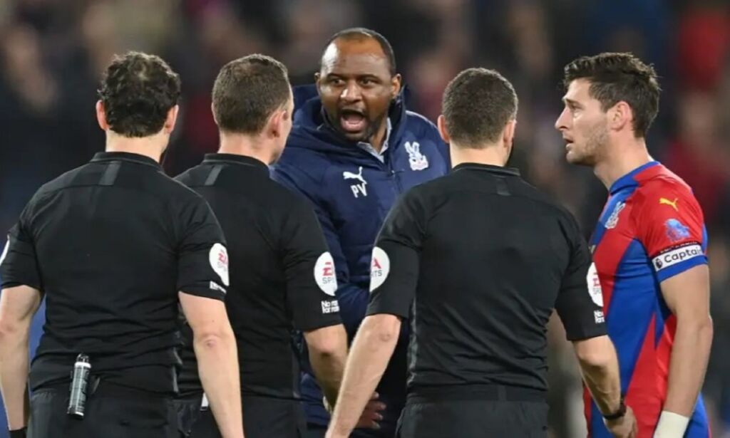 Το… ιδιαίτερο ρεκόρ του Βιεϊρά με τις κίτρινες κάρτες! (vid)