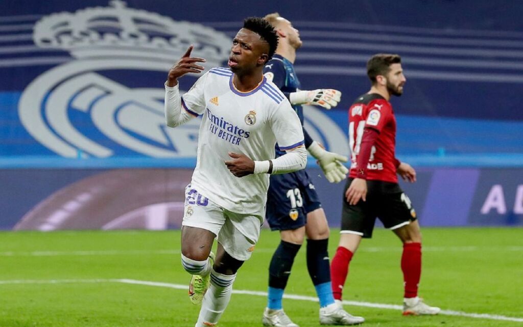 Ο Βινίσιους και το καλοκαιρινό στοίχημα που έκανε… σμπαράλια!