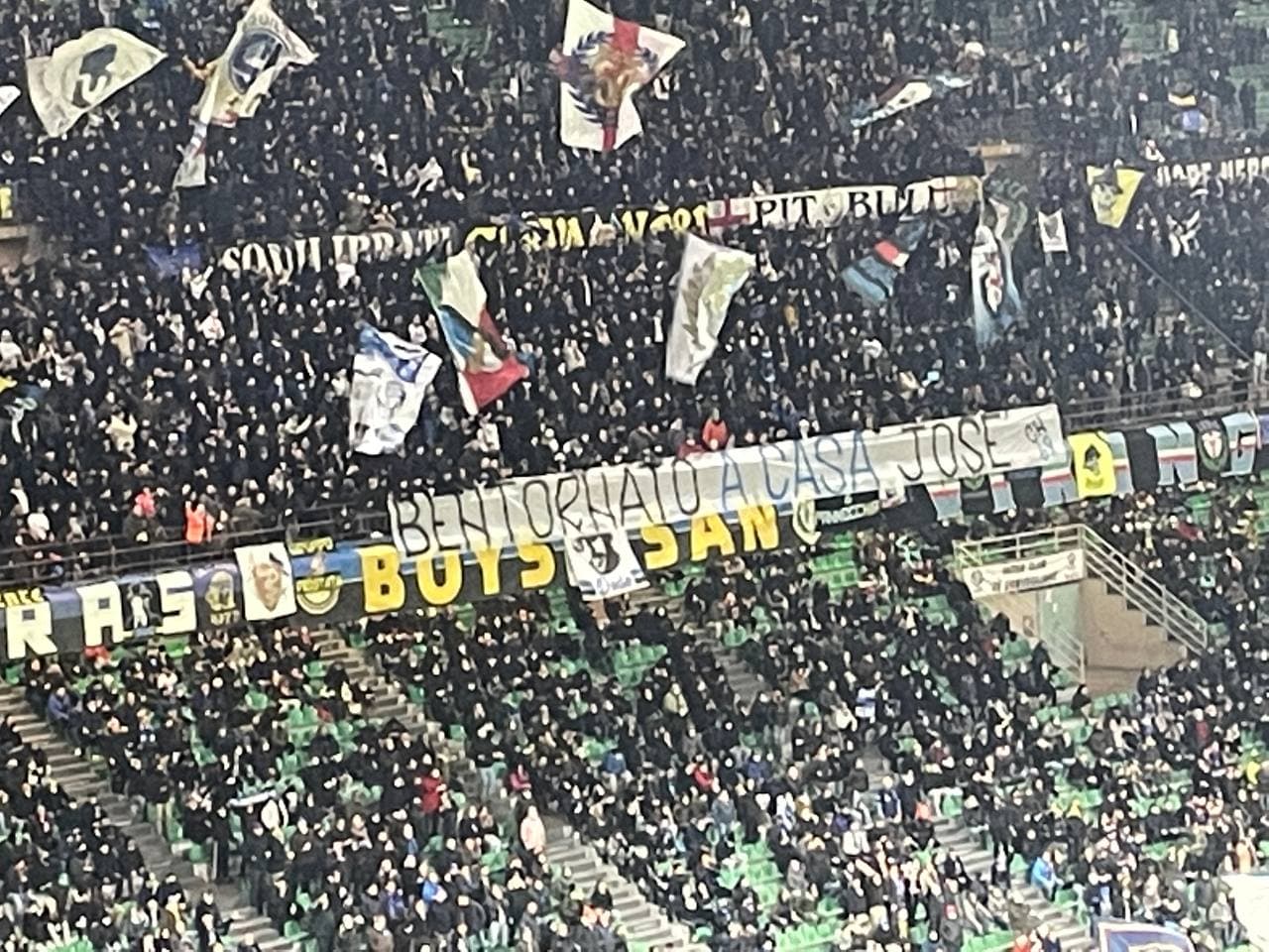 Θερμή υποδοχή Μουρίνιο στο «Μεάτσα»: «Καλώς ήρθες σπίτι, Ζοσέ»! (pic)