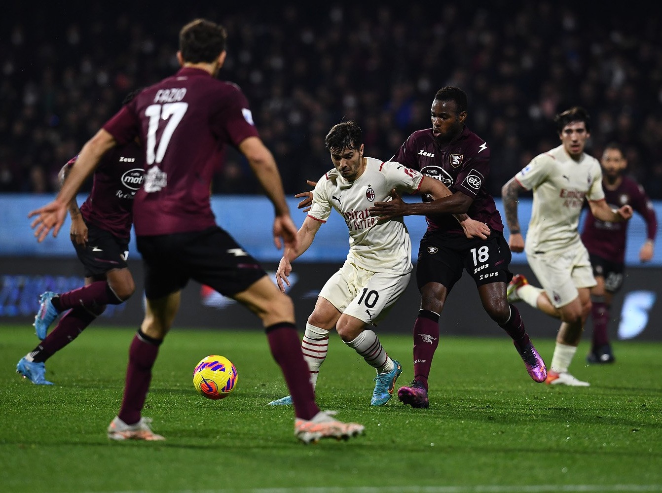 Γκέλα ολκής στην έδρα της ουραγού η Μίλαν! (vids)