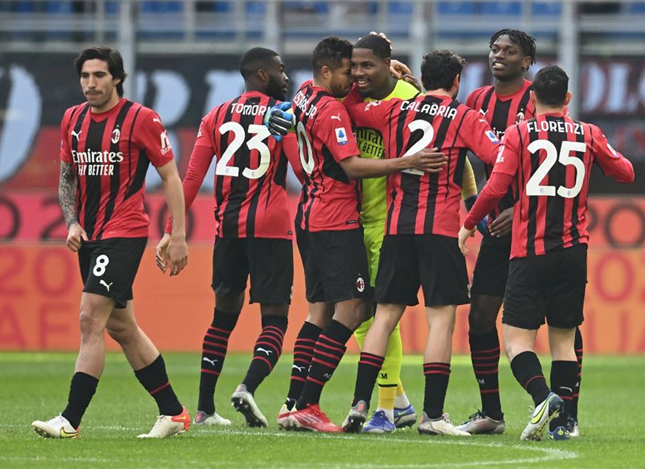 Με υπογραφή Λεάο πρωτοπόρος η Μίλαν! (vid)