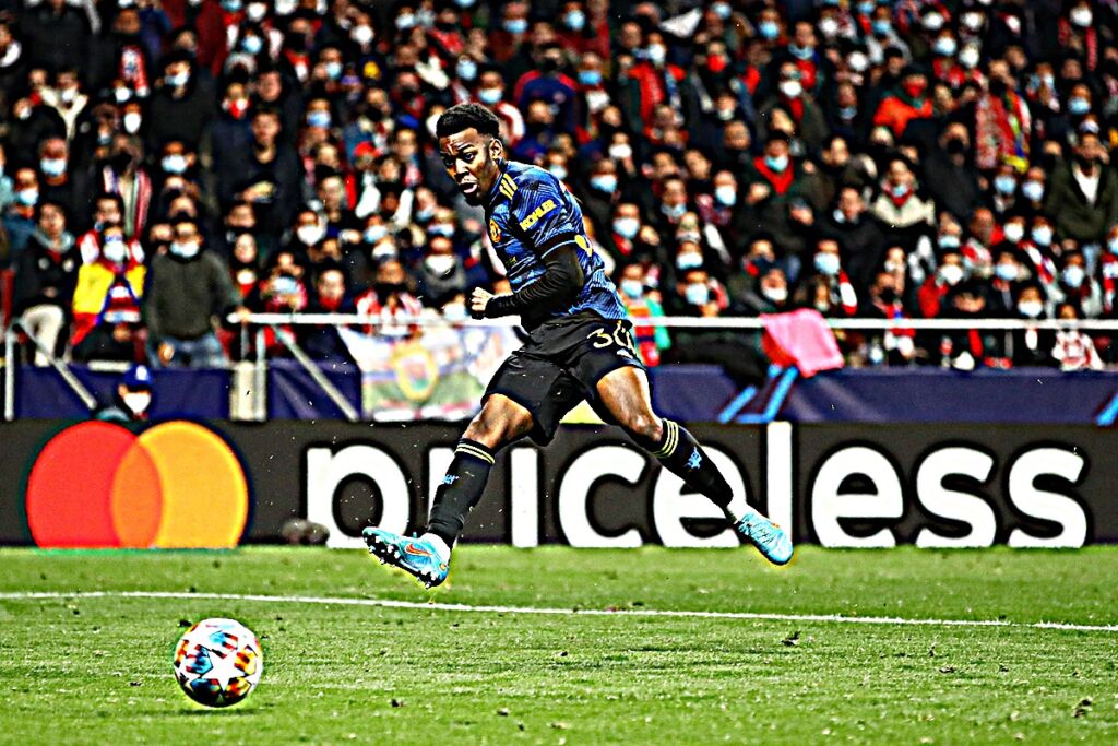 Άντονι Ελάνγκα: Ο λυτρωτής της Γιουνάιτεντ ήρθε για να μείνει!