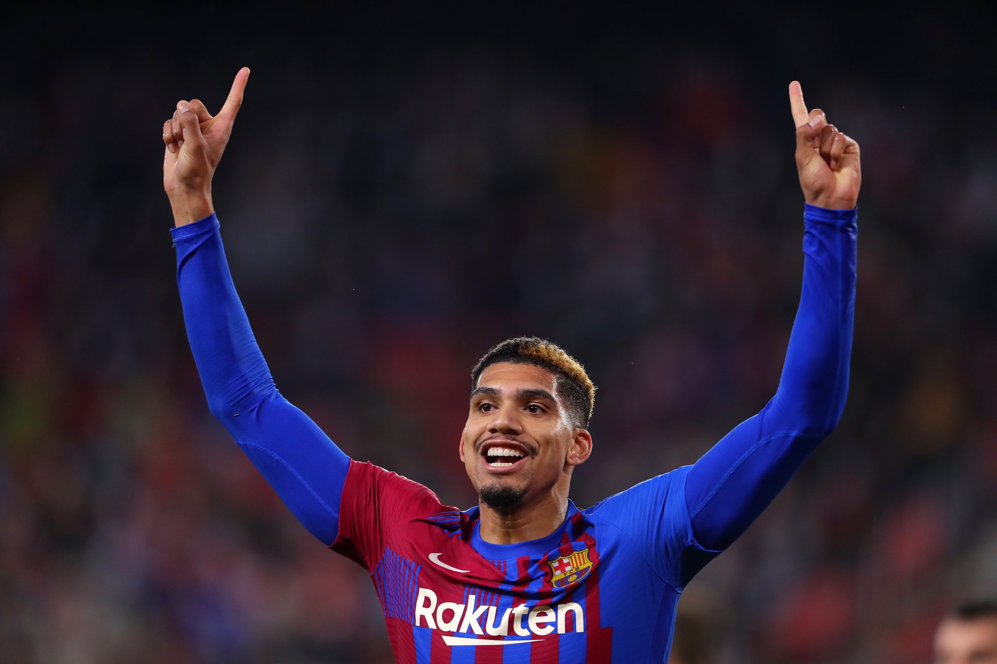 Η ρήτρα που έβαλε η Μπαρτσελόνα στον Αραούχο… είναι για γέλια και για κλάματα!