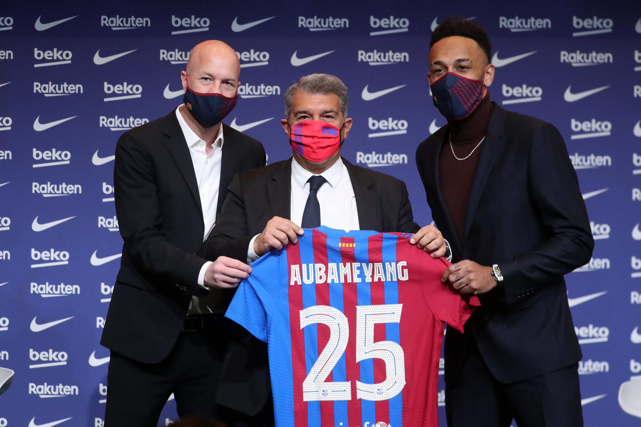 Ομπαμεγιάνγκ: «Όνειρο μου η Μπαρτσελόνα! Να μείνω για πάντα εδώ» (vid)