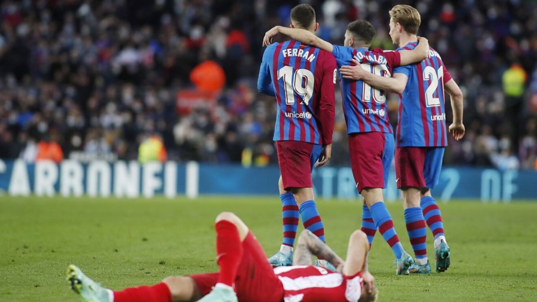 Ο Τσάβι μπερδεύει ξανά – και ξανά – την επίθεση της Μπαρτσελόνα