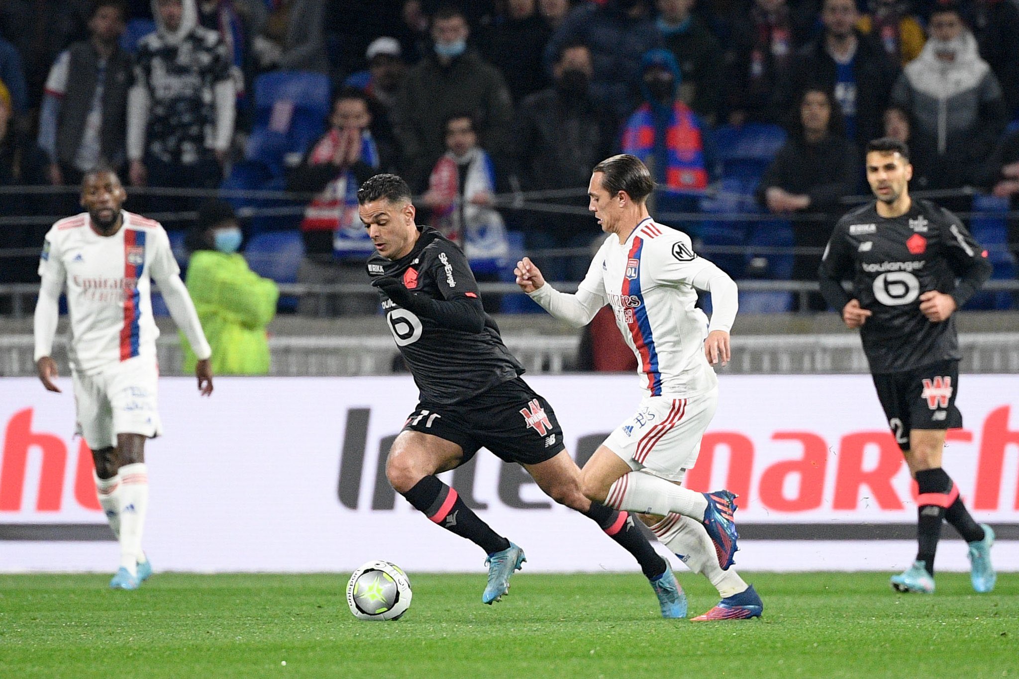 Η Λιλ είναι εδώ και φωνάζει «παρών»! (vid)