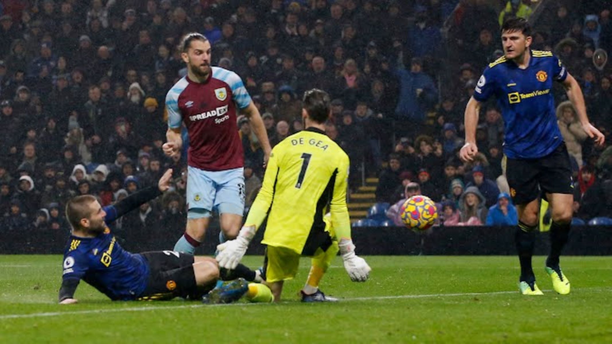 Ανέστησε μέχρι και την Μπέρνλι η Γιουνάιτεντ (vid)