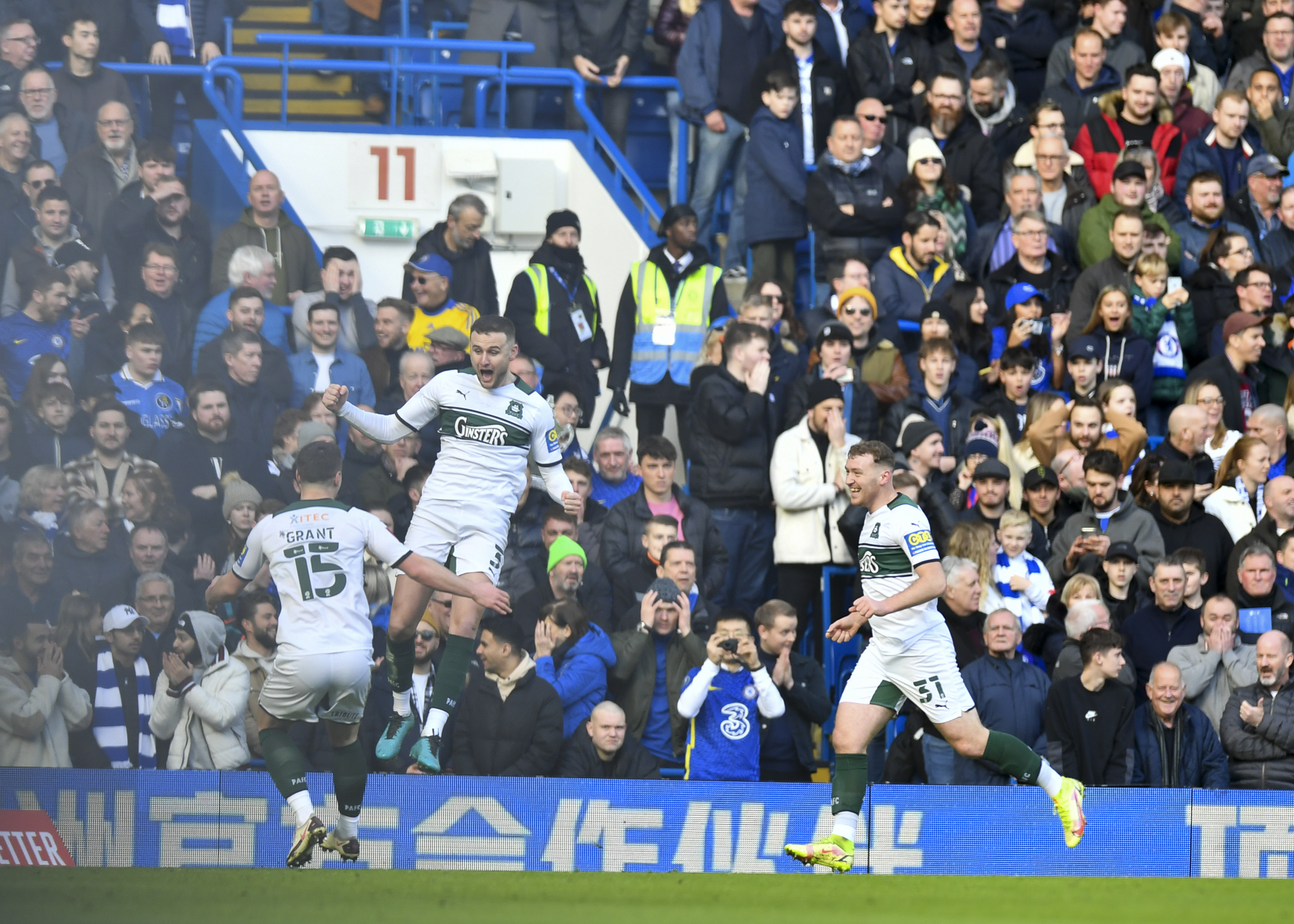 H Πλίμουθ σκόραρε «μέσα»… στην Τσέλσι και το πανηγύρισαν σαν τίτλο! (vid)