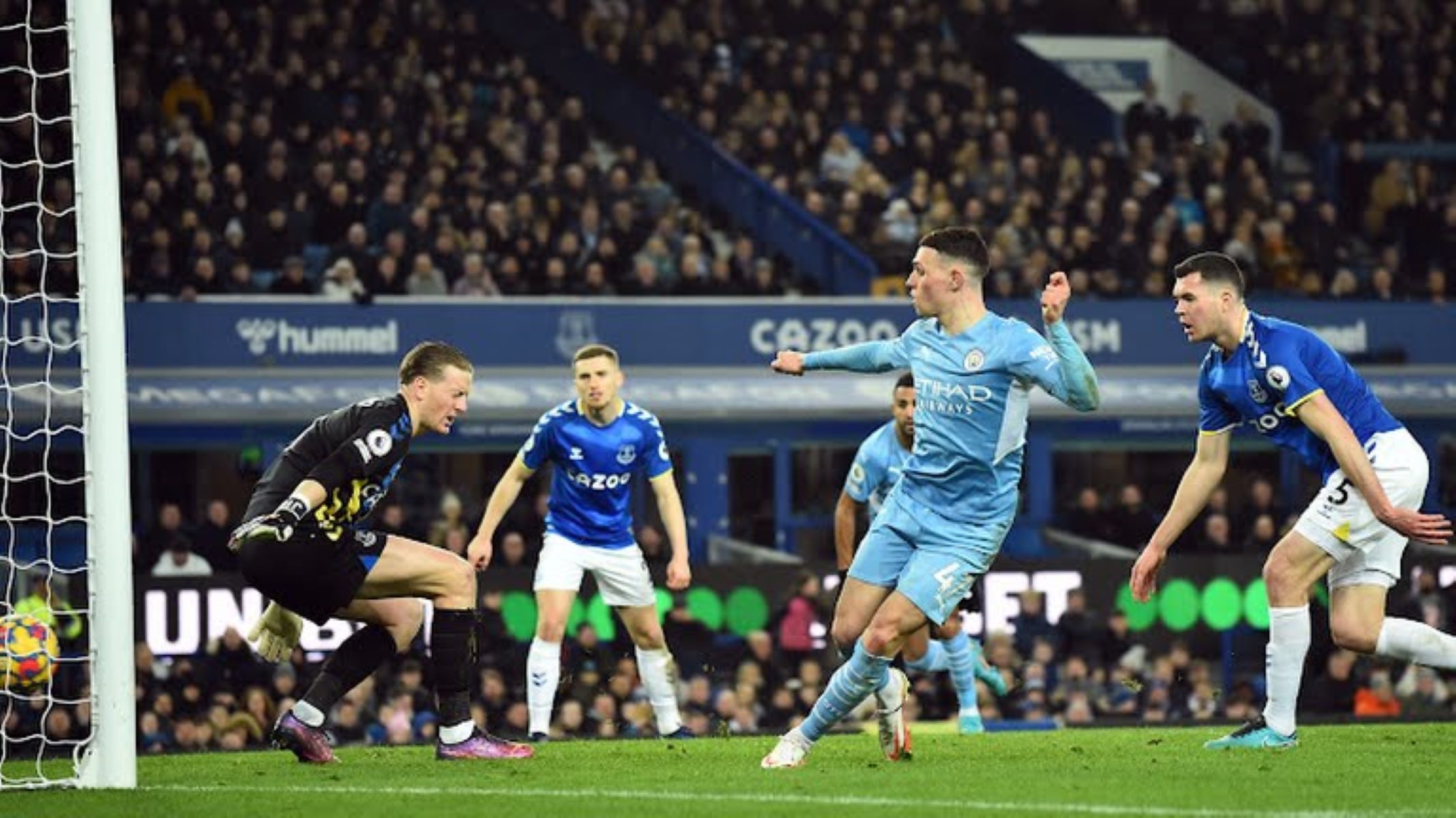 Σώθηκε με Φόντεν η Σίτι στο Γκούντισον Παρκ (vid)