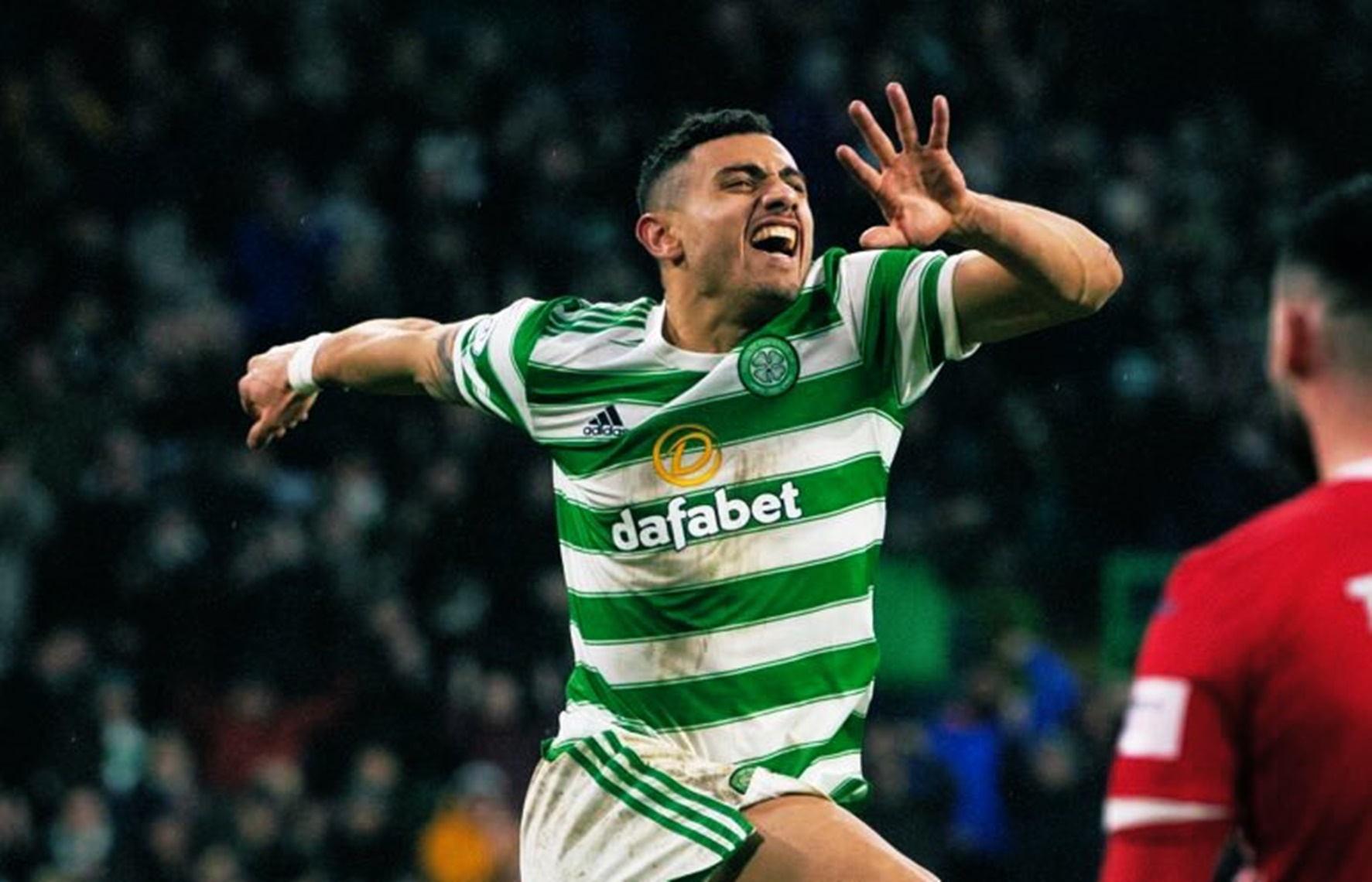 Γιακουμάκη, κόψε τα αστεία! Σκορπάς τον τρόμο και στην Σκωτία! (vids)