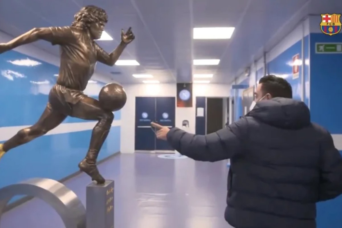 Μόνο ο Τσάβι εντόπισε ότι κάτι πάει πολύ λάθος στο άγαλμα του Μαραντόνα