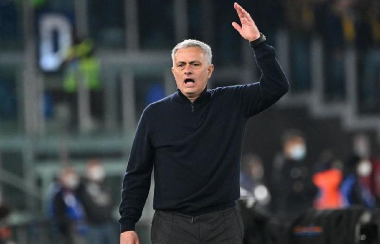 Νέες περιπέτειες και… «καμπάνα» Μουρίνιο!