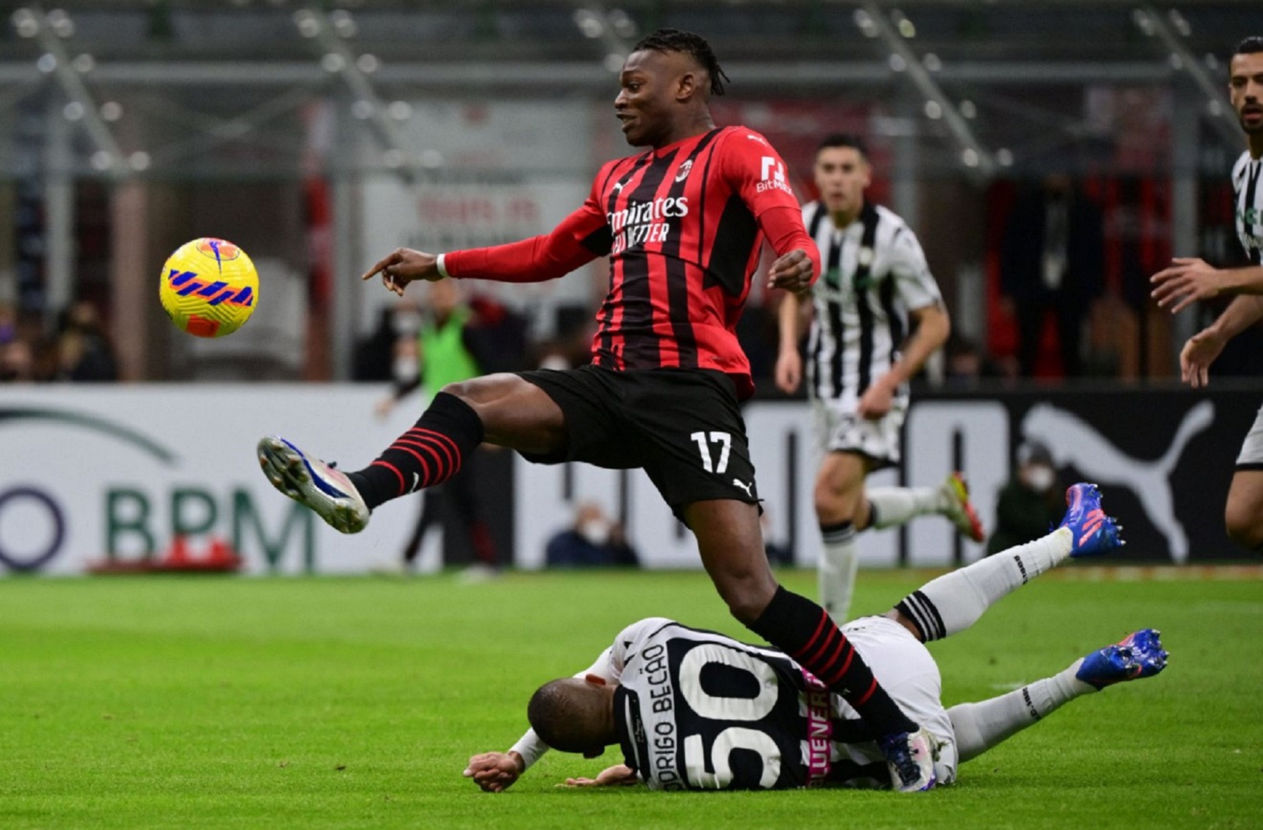 «Μπλόκο» της Ουντινέζε στη Μίλαν και… δωράκι για την Ίντερ! (vid)