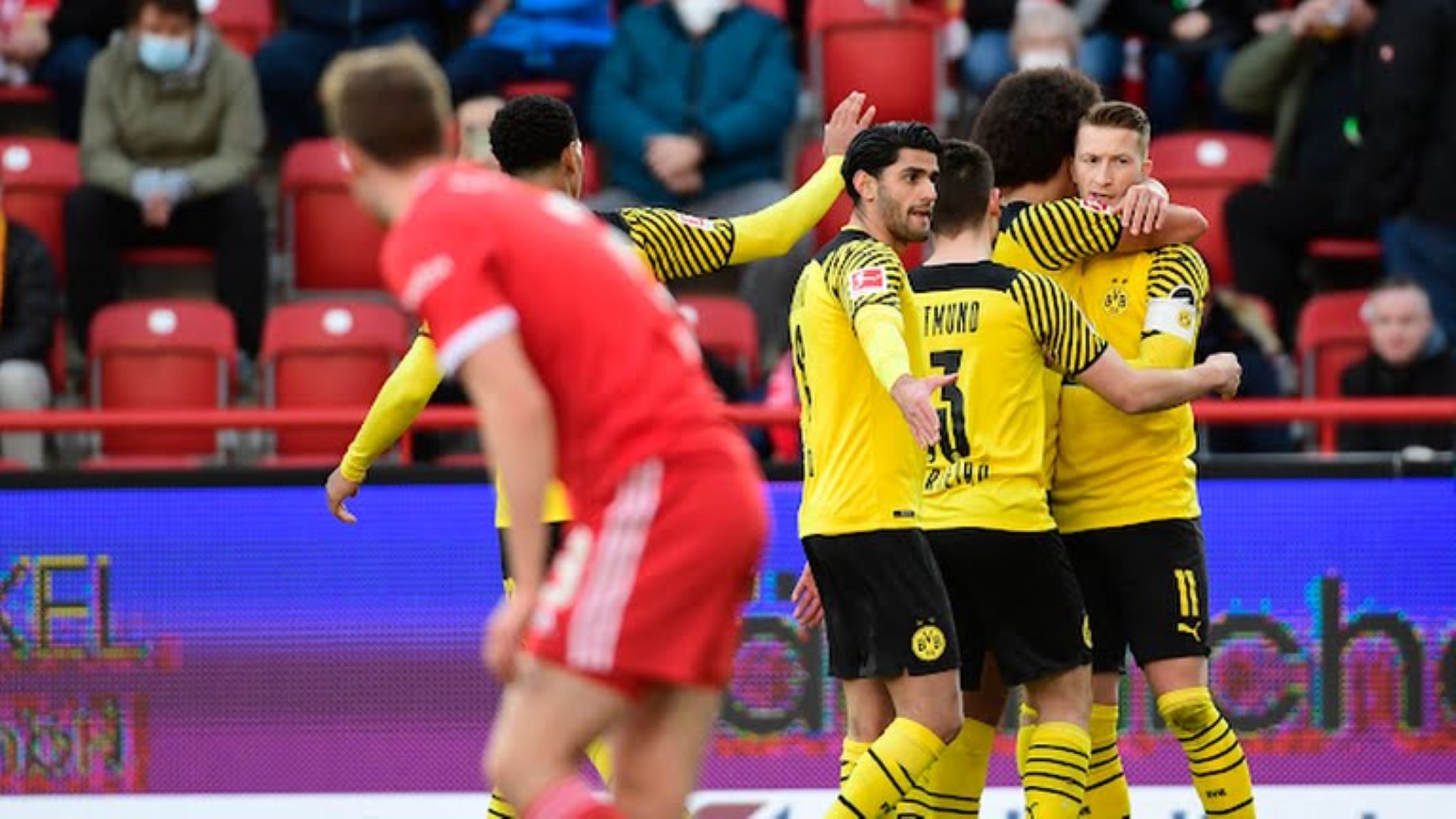 Ο Ρόις κάνει… πλάκα στο Βερολίνο – Δύο γκολ σε επτά λεπτά ο αρχηγός (vid)