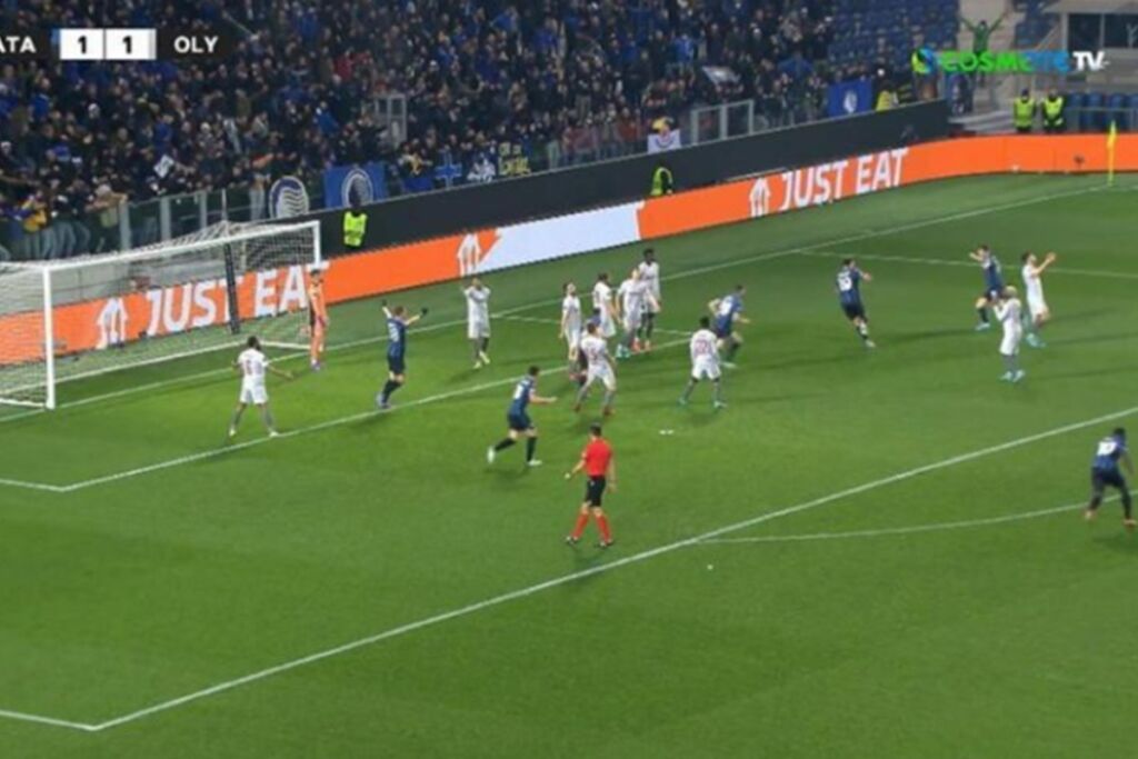 «Πελαγοδρομεί» η άμυνα του Ολυμπιακού – Τον τιμώρησε η Αταλάντα (vid)