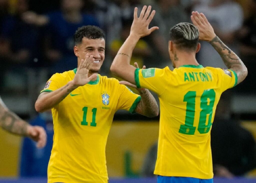 Άντονι και Ραφίνια «χόρευαν» για τη Βραζιλία! (vid)