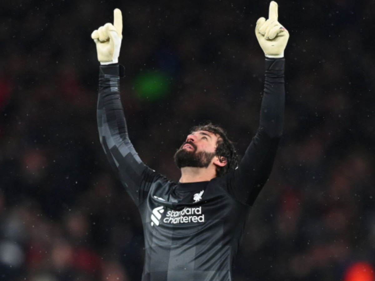 Άλισον: Ο φύλακας άγγελος της Λίβερπουλ σπάει τα κοντέρ φέτος (vid)