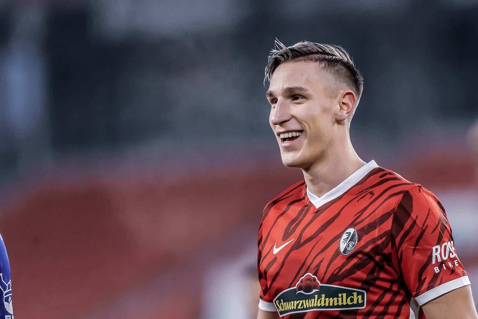 Δίνει Ακάντζι και κλείνει άμεσα τον επόμενο η Ντόρτμουντ!